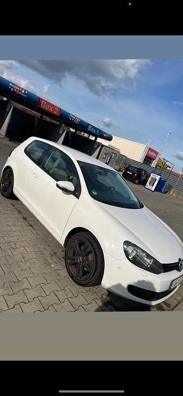 Weiß Gebraucht 2010 VW Golf VI Coupé | 5.000 € (Fairer Preis) - Bild 1/4