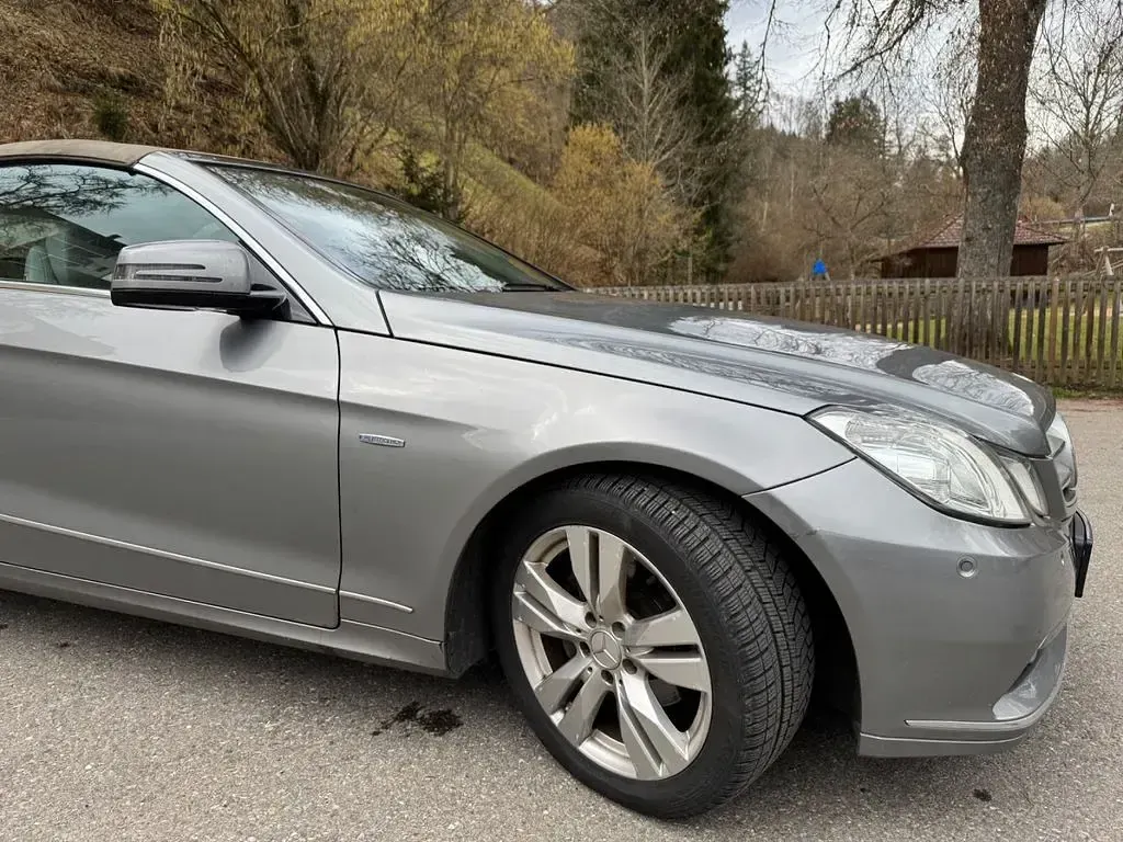 Gebraucht Mercedes E250 204 PS (150 kW) 2011 Silber Cabrio