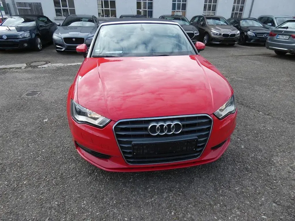 Gebraucht Audi A3 Cabriolet Ambiente 110 PS (80 kW) 2015 Rot Cabrio