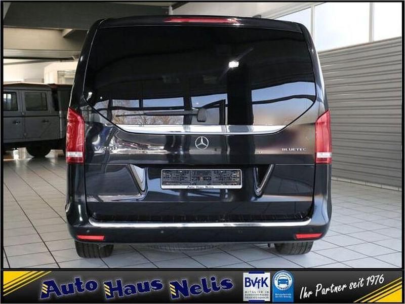 Gebraucht Mercedes V250 Avantgarde 190 PS (139 kW) 2014 Schwarz Van / Kleinbus