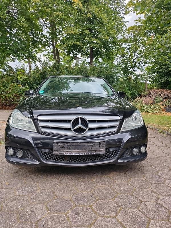 Gebraucht Mercedes C220 170 PS (125 kW) 2011 Schwarz Limousine