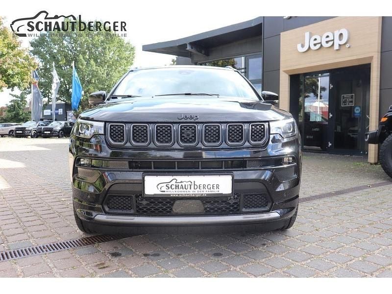 Neu Jeep Compass Summit 131 PS (96 kW) 2026 Schwarz SUV