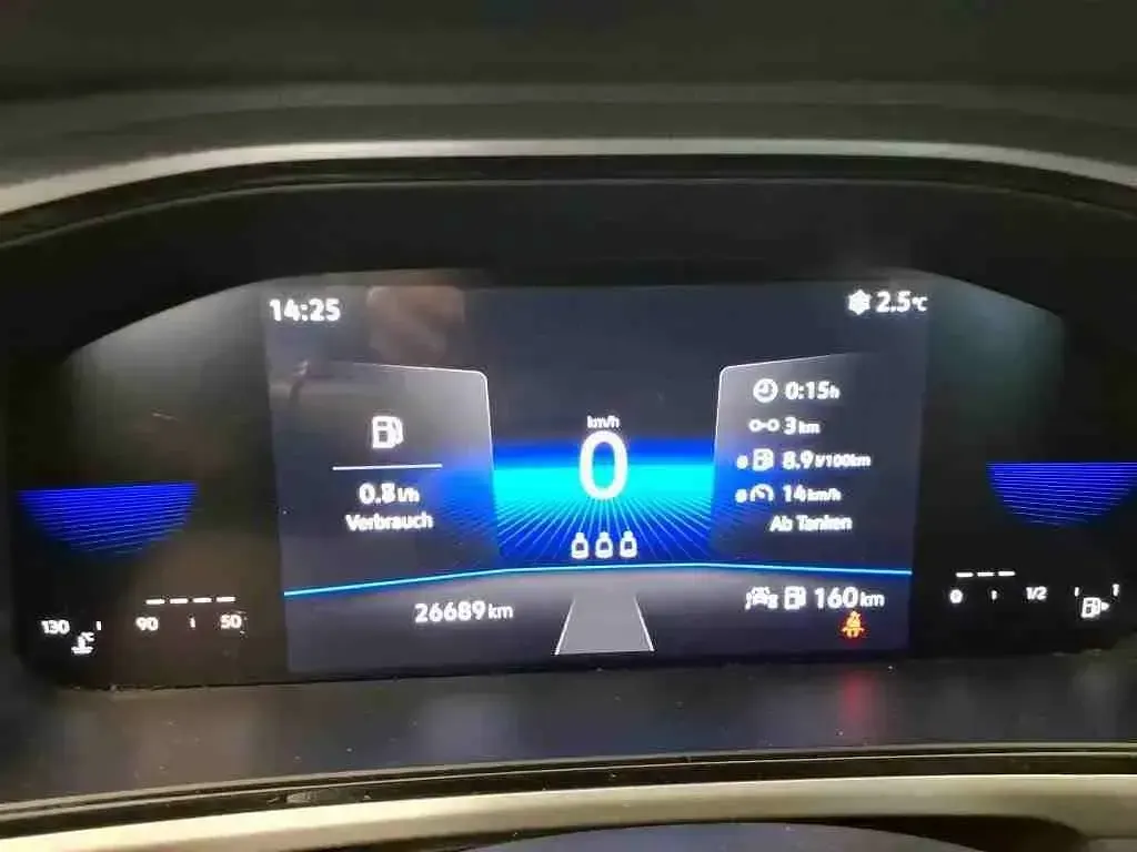Second-hand VW T-Roc Life 110 CP (80 kW) 2022 Roșu SUV