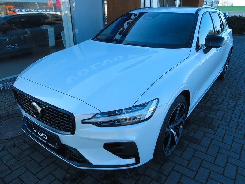 Neu Volvo V60 Plus 197 PS (144 kW) 2026 Weiß Kombi