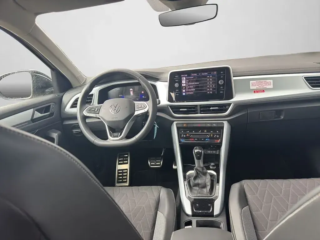 Gebraucht VW T-Roc Cabriolet Goal 150 PS (110 kW) 2025 Ascotgrau schwarz SUV