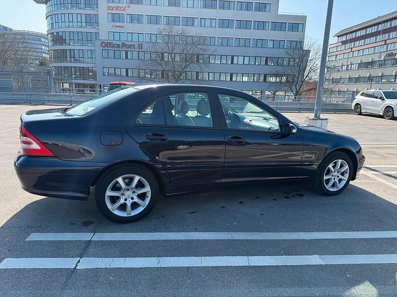 Gebraucht Mercedes C180 Elegance 143 PS (105 kW) 2004 Blau Limousine