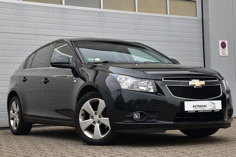 Schwarz Gebraucht 2012 Chevrolet Cruze LTZ Kleinwagen | 3.699 € (Fairer Preis) - Bild 1/4