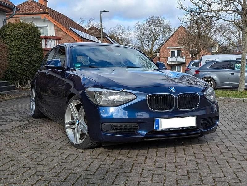 Blau Gebraucht 2012 BMW 118 Performance Kleinwagen | 8.400 € (Fairer Preis) - Bild 1/4