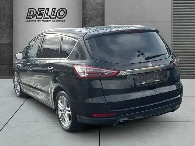 Gebraucht Ford S-MAX Titanium 241 PS (177 kW) 2018 Iridiumschwarz metallic Van / Kleinbus