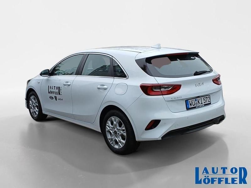 Gebraucht Kia Ceed Vision 140 PS (102 kW) 2025 Weiß Kleinwagen