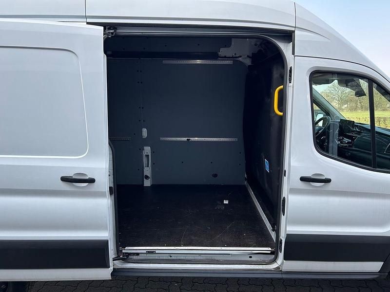 Gebraucht Ford Transit 131 PS (96 kW) 2024 Weiß Van / Kleinbus