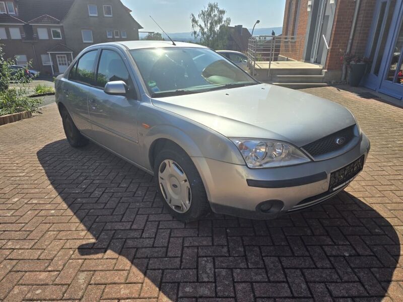 Silber Gebraucht 2003 Ford Mondeo Ghia Limousine | 700 € (Superpreis) - Bild 1/4