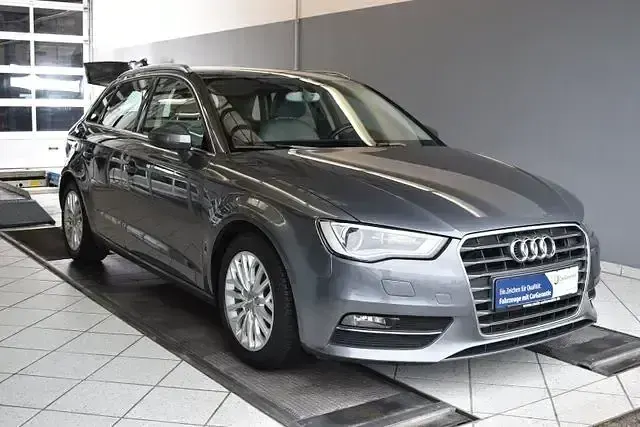 Gebraucht Audi A3 Ambiente 150 PS (110 kW) 2015 Monsungrau metallic Limousine