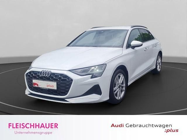 Gletscherweiß metallic Gebraucht 2025 Audi A3 Advanced Plus | 34.440 € (Fairer Preis) - Bild 1/4