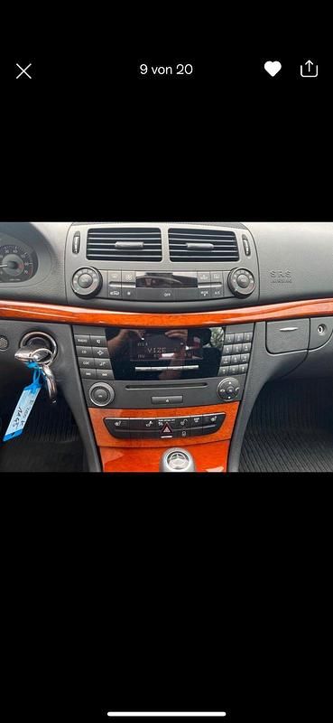 Silber Gebraucht 2006 Mercedes E200 Limousine | 6.500 € (Fairer Preis) - Bild 1/4