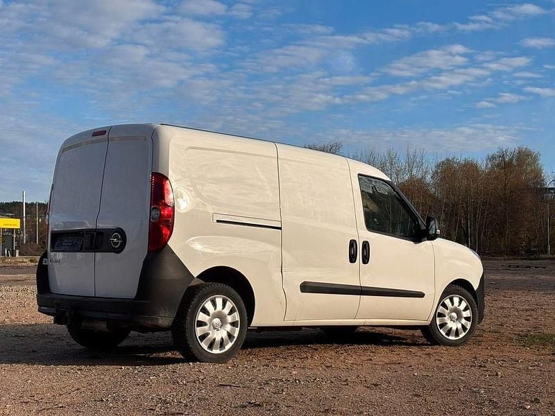 Second-hand Opel Combo Edition 120 CP (88 kW) 2018 Alb Monovolum