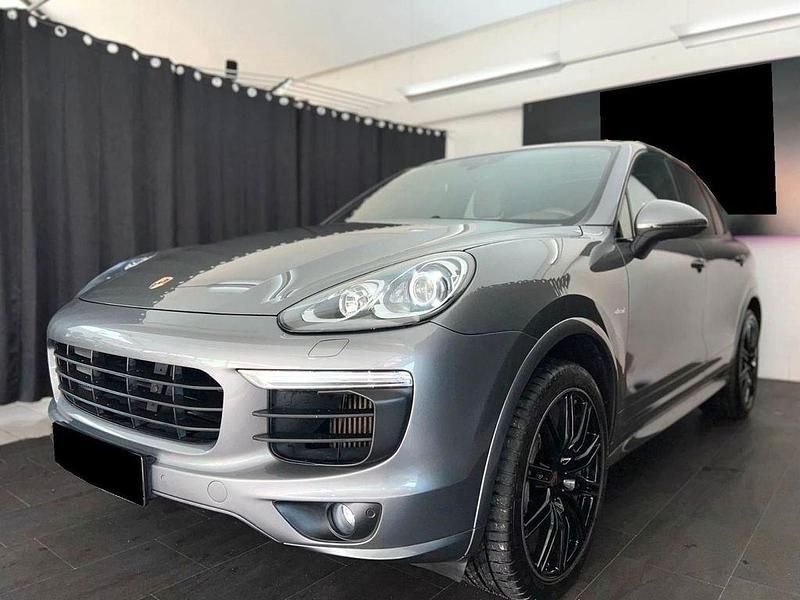 Grau Gebraucht 2015 Porsche Cayenne SUV | 21.900 € (Superpreis) - Bild 1/4