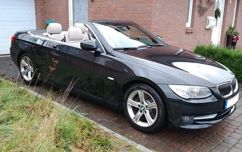 Gebraucht BMW 325 Cabriolet 218 PS (160 kW) 2012 Schwarz Cabrio