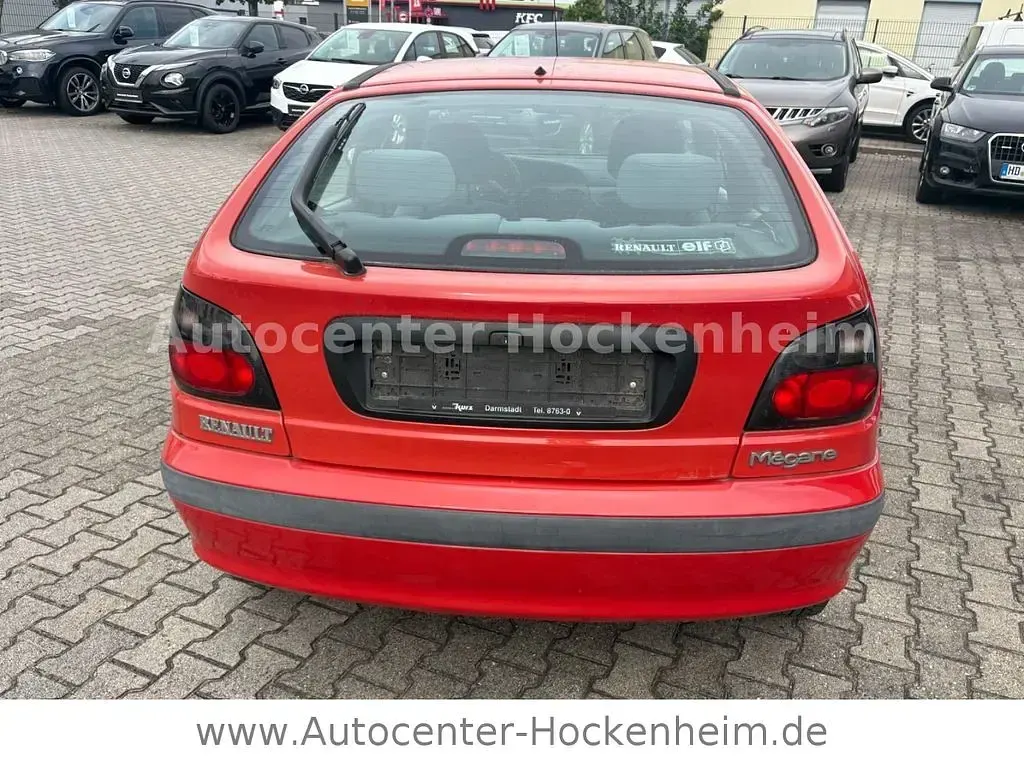 Gebraucht Renault Mégane 75 PS (55 kW) 1997 Rot Limousine