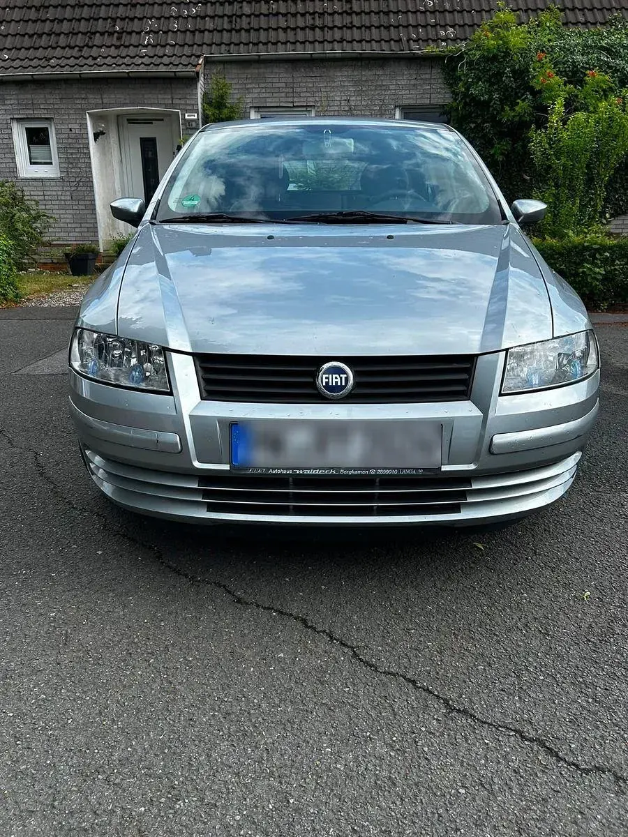 Gebraucht Fiat Stilo 95 PS (69 kW) 2004 Silber Limousine