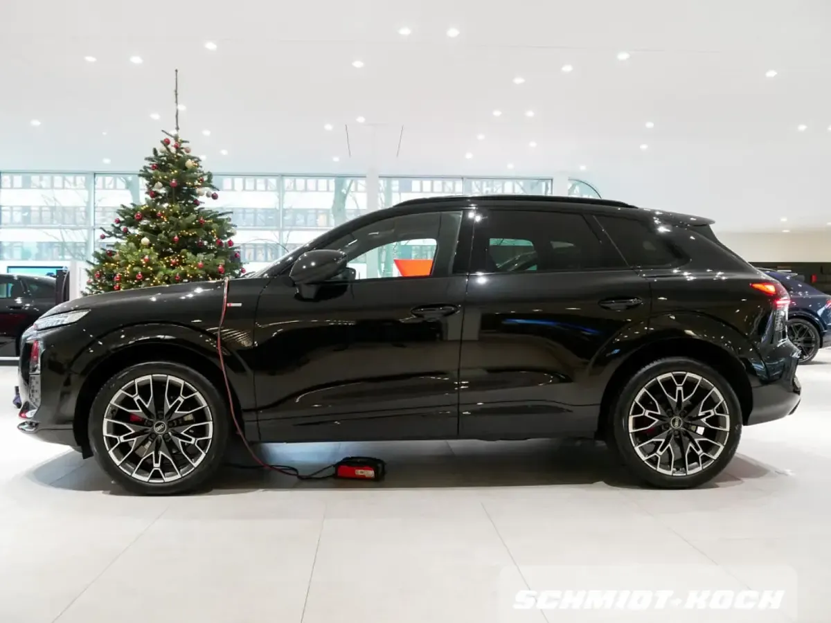 Neu Audi Q3 Comfort 150 PS (110 kW) 2025 Schwarz SUV