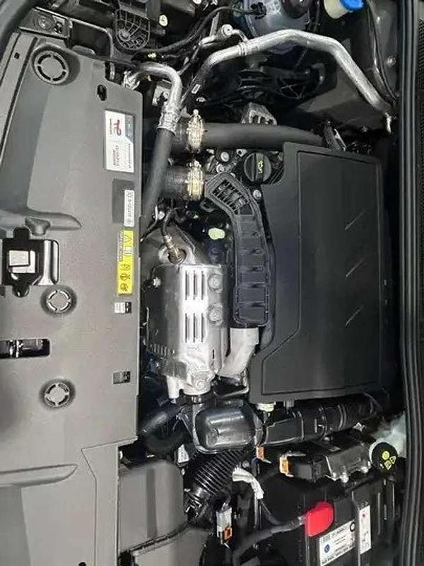 Gebraucht Peugeot 408 GT 131 PS (96 kW) 2024 Selenium grau Limousine
