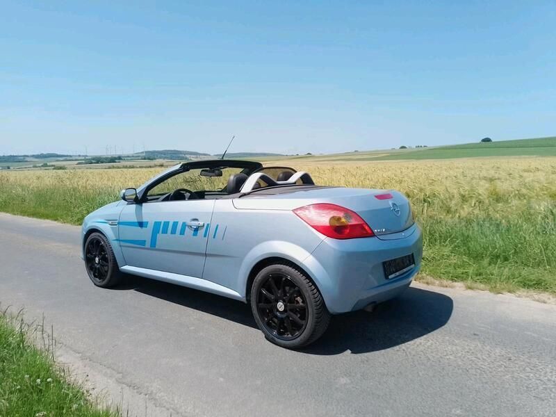 Blau Gebraucht 2006 Opel Tigra Cabrio | 2.099 € (Fairer Preis) - Bild 1/4