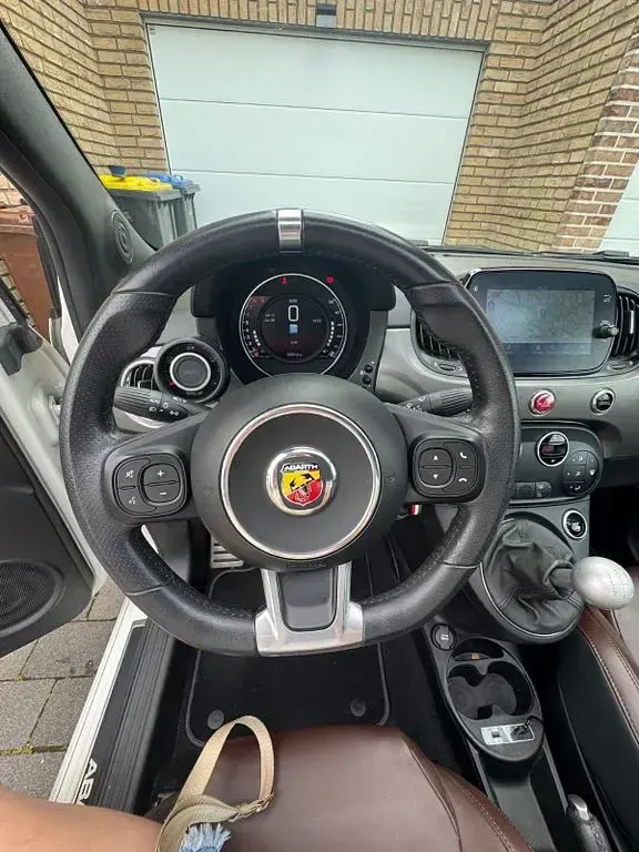 Gebraucht Abarth 595C Turismo 165 PS (121 kW) 2023 Weiß Cabrio