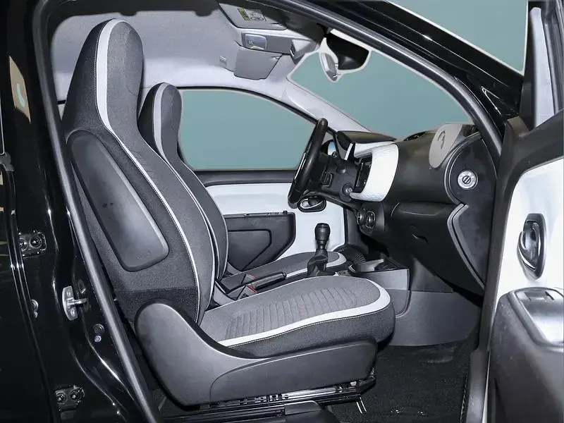 Gebraucht Renault Twingo Equilibre 65 PS (47 kW) 2024 Schwarz Kleinwagen