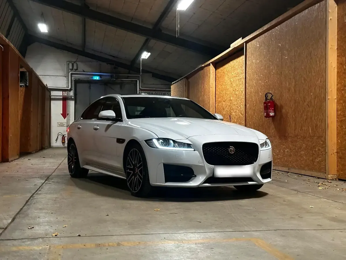 Gebraucht Jaguar XF 300 PS (220 kW) 2016 Weiß Limousine