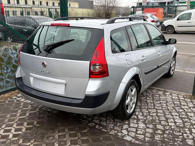 Gebraucht Renault Mégane II Dynamique 111 PS (81 kW) 2006 Silber Limousine