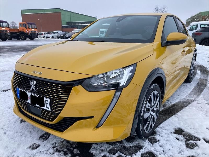 Gebraucht Peugeot e-208 100 kW (136 PS) 2021 Gelb Kleinwagen