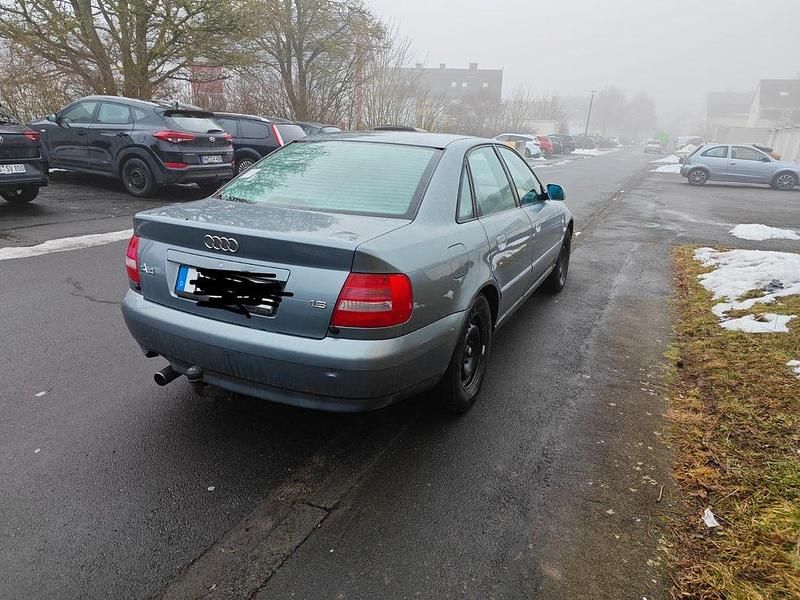 Gebraucht Audi A4 102 PS (75 kW) 2000 Grau Limousine