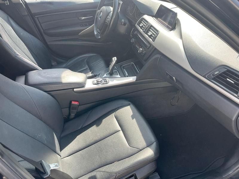 Gebraucht BMW 318 143 PS (105 kW) 2014 Schwarz Kombi