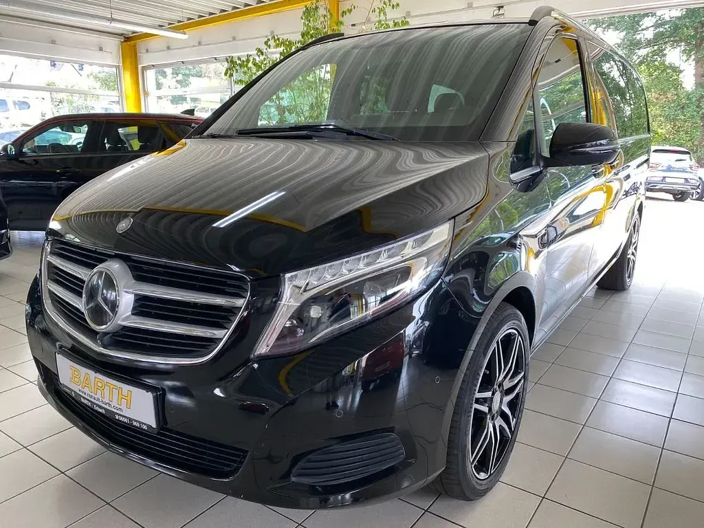 Gebraucht Mercedes V220 Avantgarde Edition 190 PS (139 kW) 2017 Schwarz Van / Kleinbus
