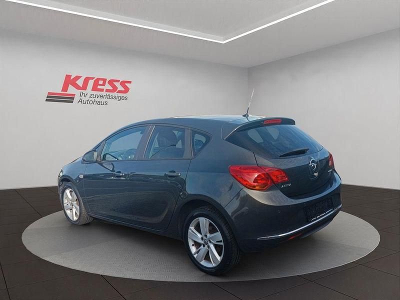 Gebraucht Opel Astra Style 120 PS (88 kW) 2015 Grau Limousine