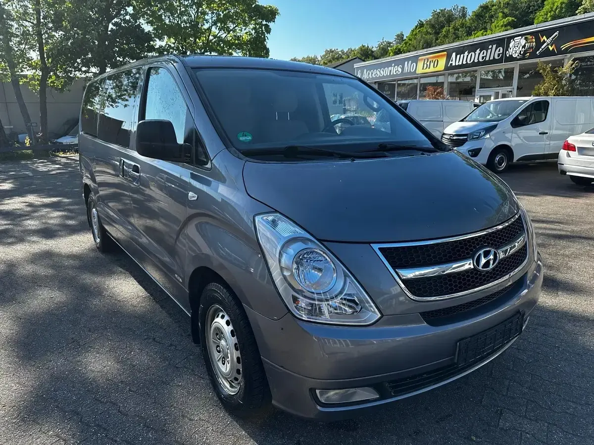 Gebraucht Hyundai H-1 170 PS (125 kW) 2009 Grau Van / Kleinbus