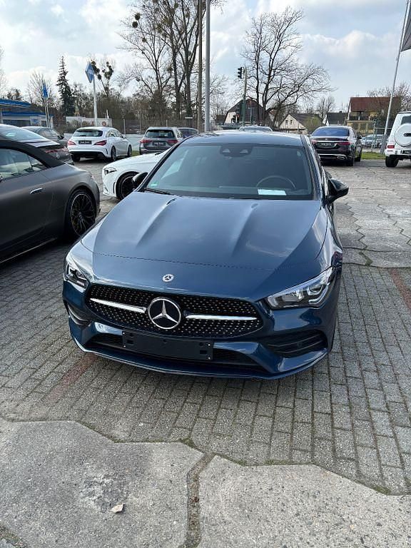 Blau Gebraucht 2022 Mercedes CLA250 Limousine | 33.750 € (Fairer Preis) - Bild 1/4