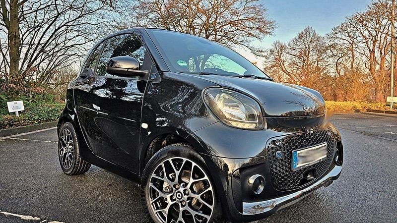 Gebraucht Smart ForTwo Coupé 60 kW (82 PS) 2022 Schwarz Kleinwagen