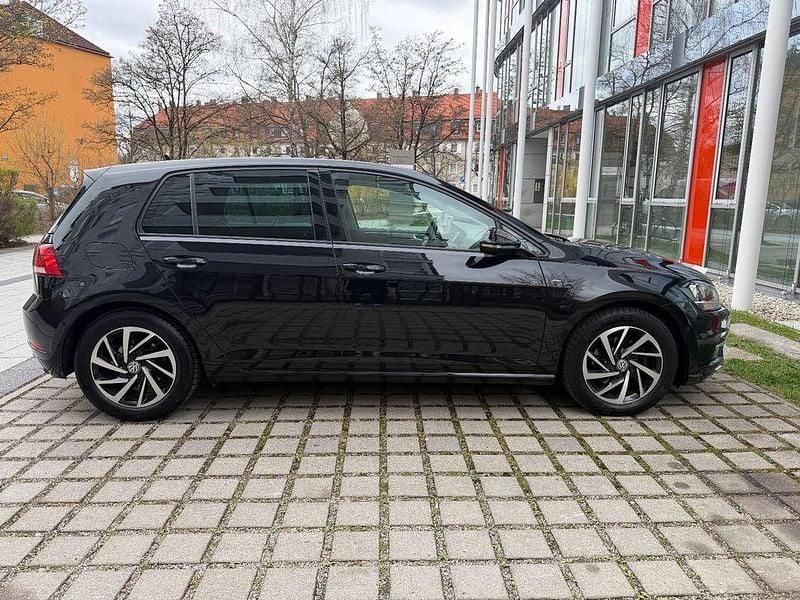 Gebraucht VW Golf VII Join 131 PS (96 kW) 2018 Schwarz Kleinwagen
