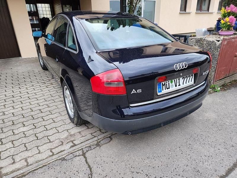 Blau Gebraucht 2001 Audi A6 Limousine | 3.600 € (Etwas zu teuer) - Bild 1/4