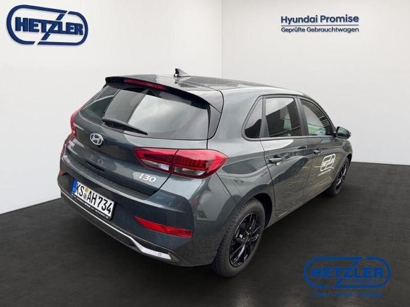 Gebraucht Hyundai i30 Advantage 101 PS (74 kW) 2024 Andere farbe Limousine