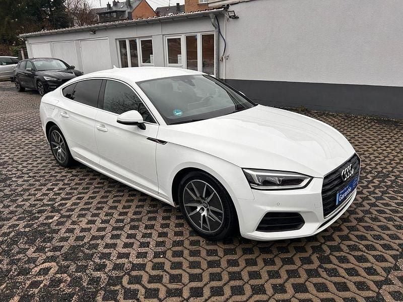 Gebraucht Audi A5 Ambiente 150 PS (110 kW) 2019 Weiß Limousine