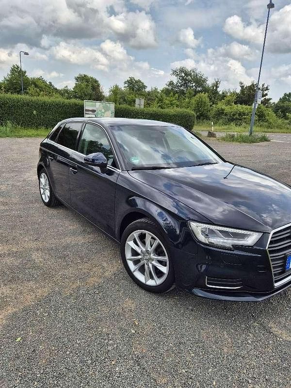 Gebraucht Audi A3 Sport 150 PS (110 kW) 2017 Blau Limousine