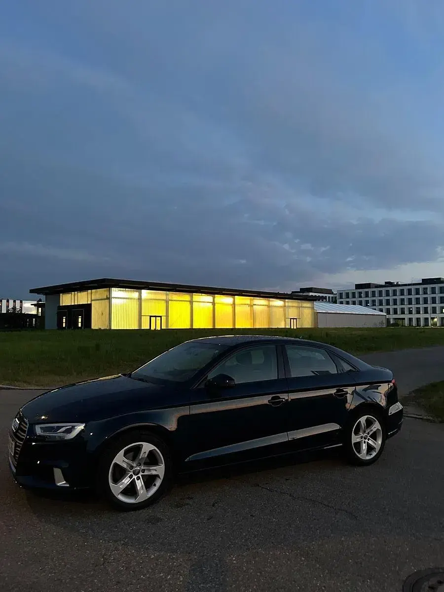 Gebraucht Audi A3 Ambiente 116 PS (85 kW) 2017 Blau Limousine
