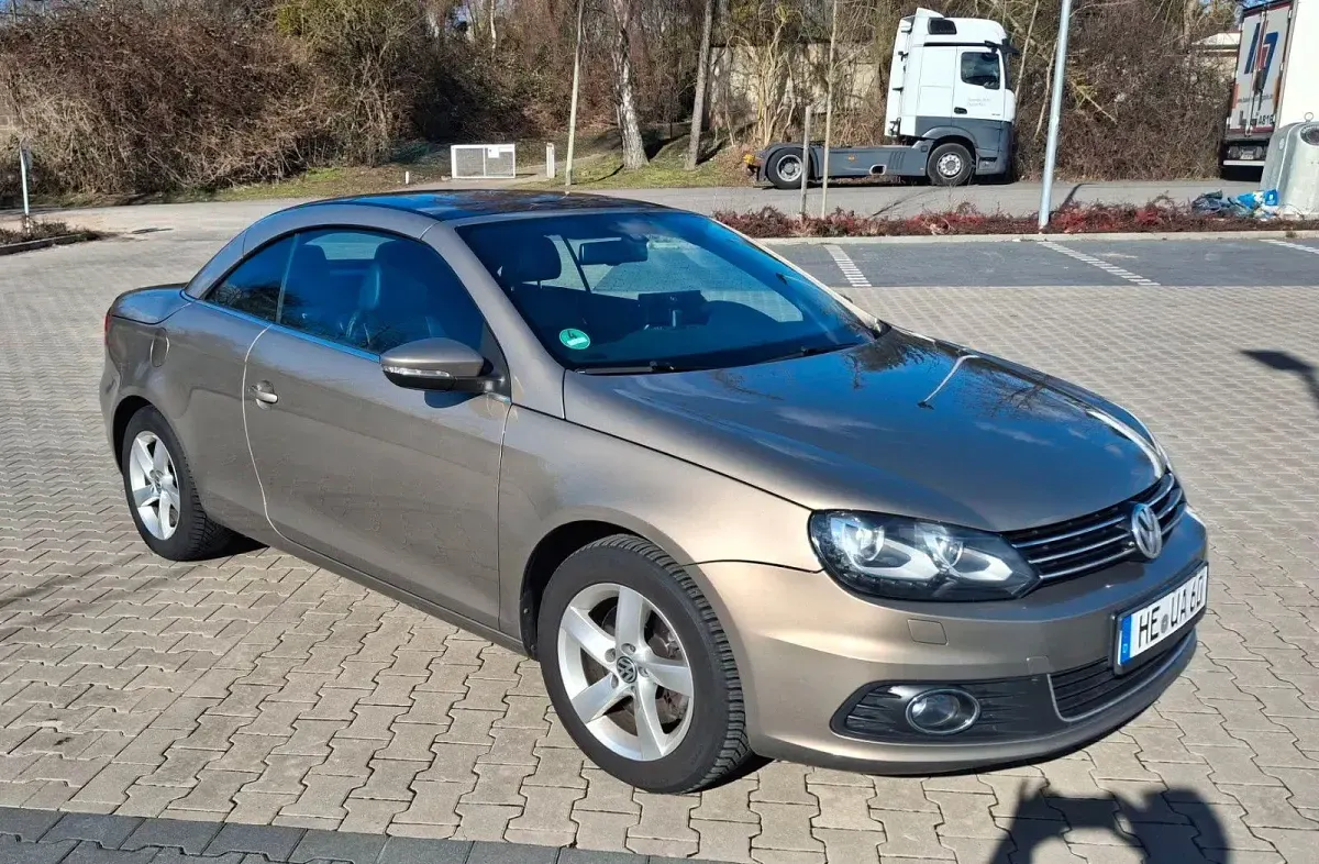 Używany VW Eos 160 KM (117 kW) 2014 Złoty Kabriolet
