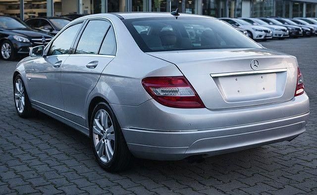 Gebraucht Mercedes C180 156 PS (114 kW) 2010 Silber Limousine