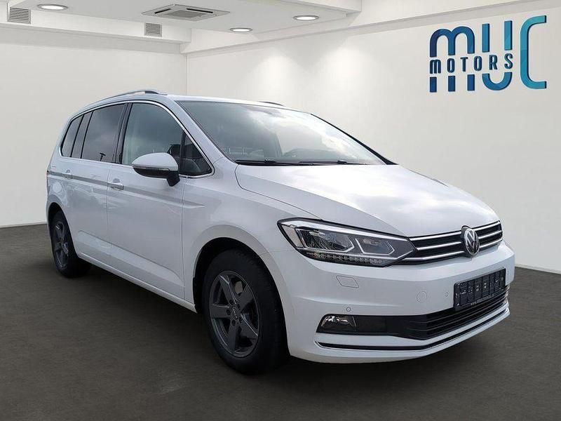 Gebraucht VW Touran Highline 150 PS (110 kW) 2017 Pure white Van / Kleinbus