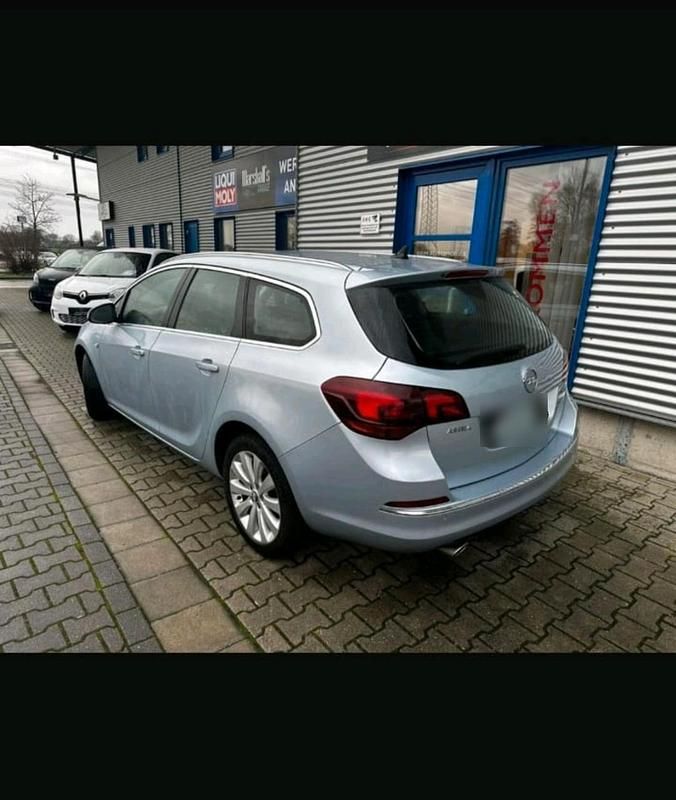 Gebraucht Opel Astra 140 PS (102 kW) 2015 Andere farben Kombi