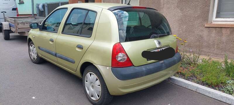 Grün Gebraucht 2004 Renault Clio II Limousine | 500 € (Superpreis) - Bild 1/3